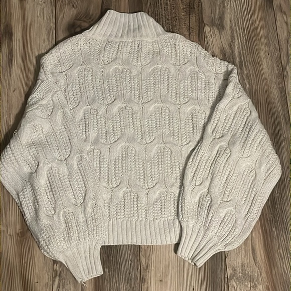 Gabrielle Union NWOT S sweater - Picture 4 of 4